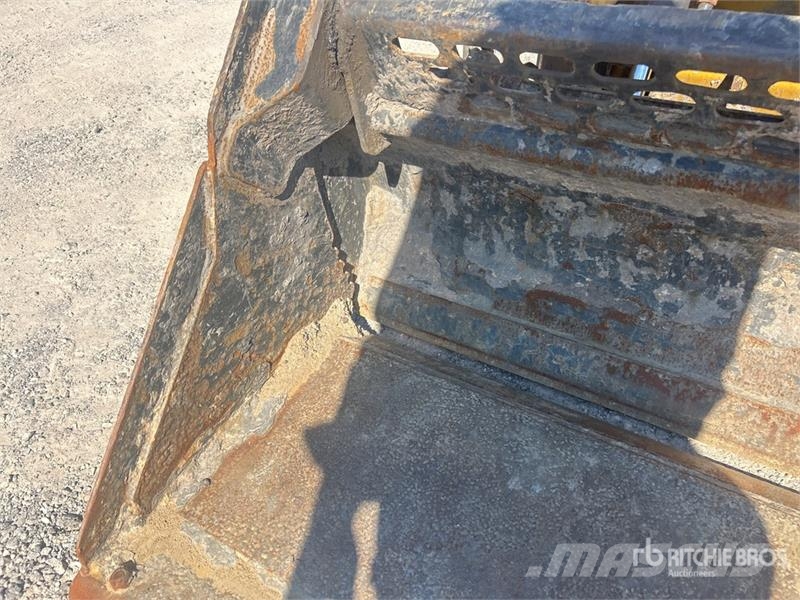 CAT 226B3 Two-Speed Skid Steer Loader Skid steer mini utovarivači