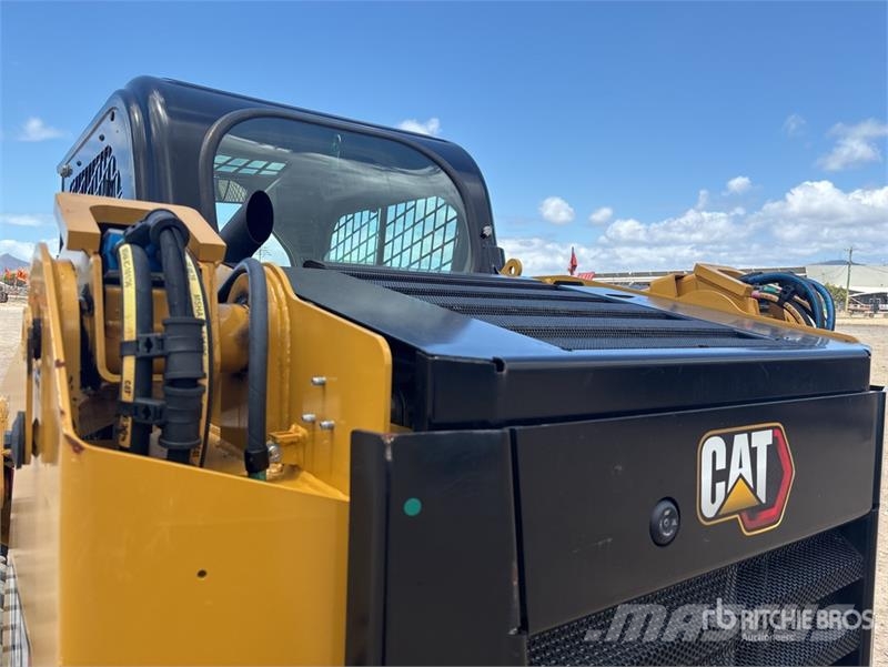 CAT 236D3 Two-Speed Skid Steer Loader 滑移装载机