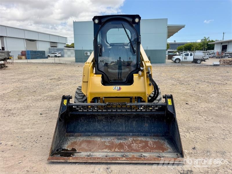 CAT 236D3 Two-Speed Skid Steer Loader 滑移装载机