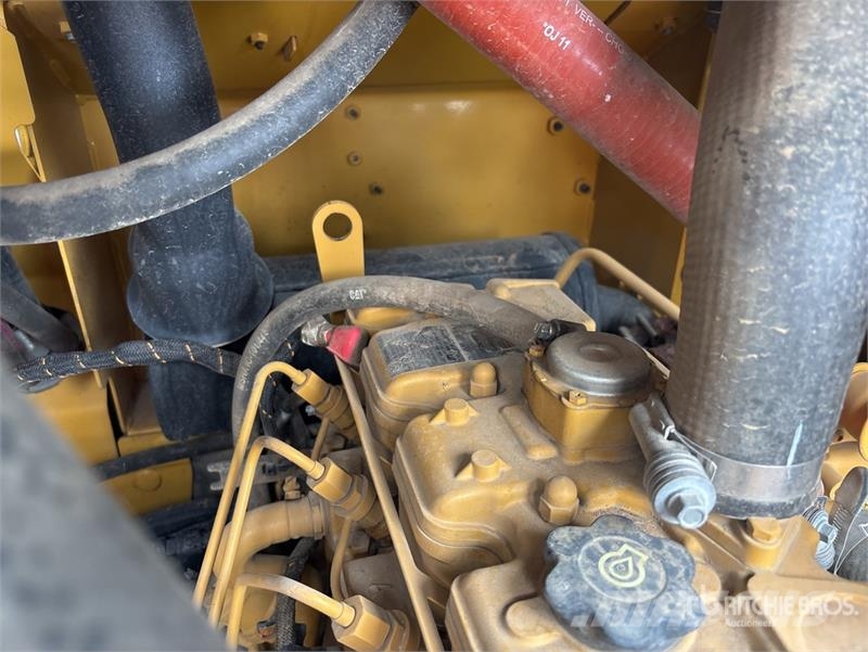 CAT 236D3 Two-Speed Skid Steer Loader 滑移装载机