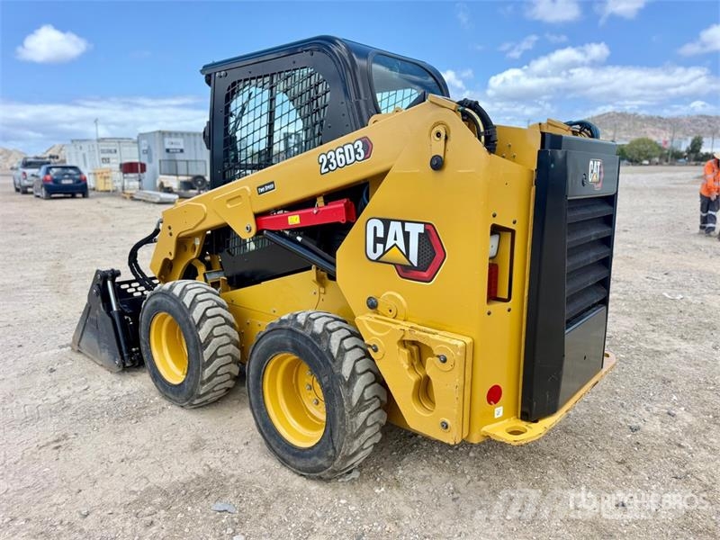 CAT 236D3 Two-Speed Skid Steer Loader 滑移装载机