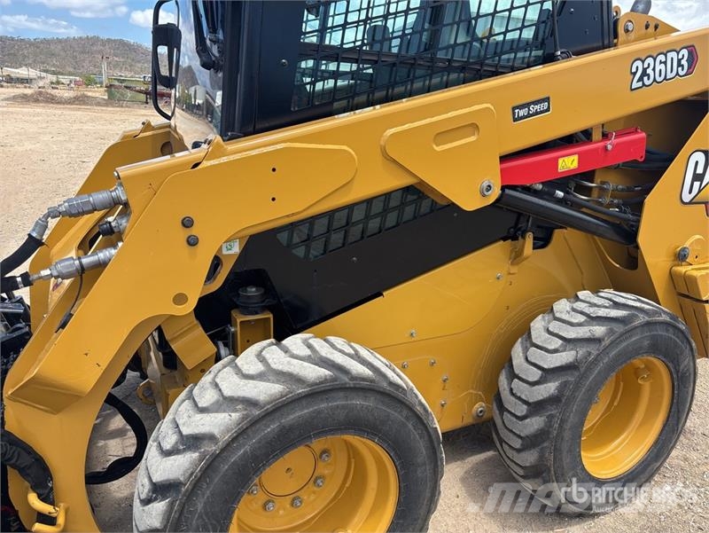 CAT 236D3 Two-Speed Skid Steer Loader 滑移装载机