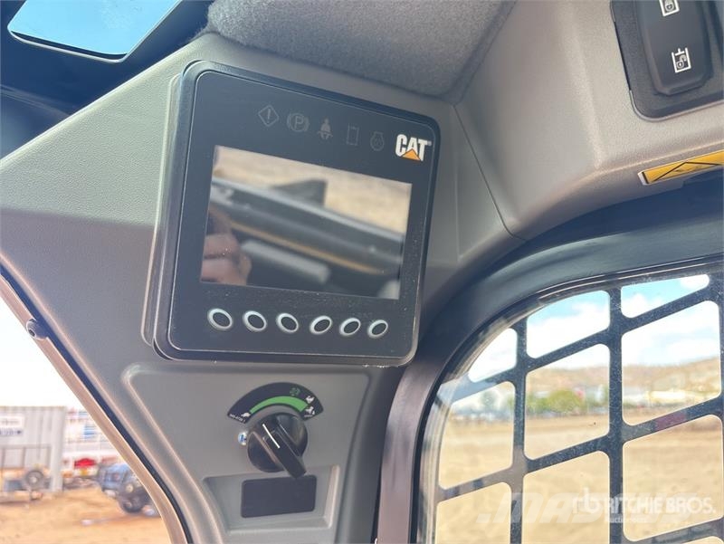 CAT 236D3 Two-Speed Skid Steer Loader 滑移装载机