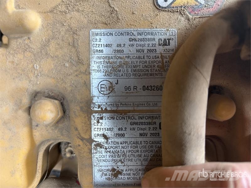 CAT 236D3 Two-Speed Skid Steer Loader 滑移装载机