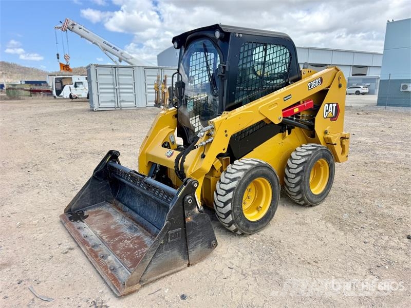 CAT 236D3 Two-Speed Skid Steer Loader 滑移装载机