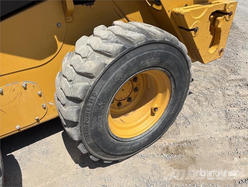 CAT 242D Mini incarcator
