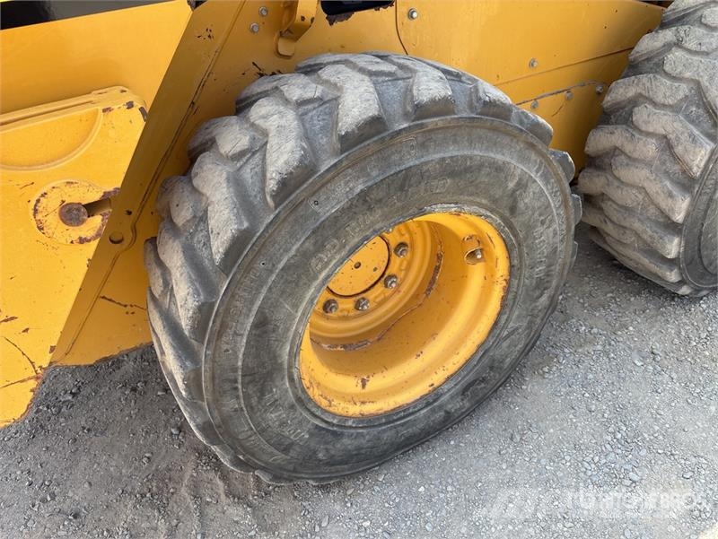 CAT 242D Mini incarcator