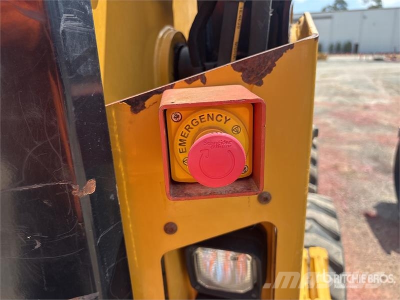 CAT 242D Mini incarcator