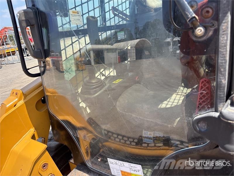 CAT 242D Mini incarcator
