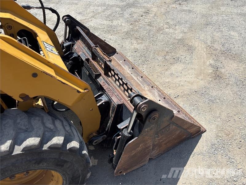 CAT 242D Mini incarcator