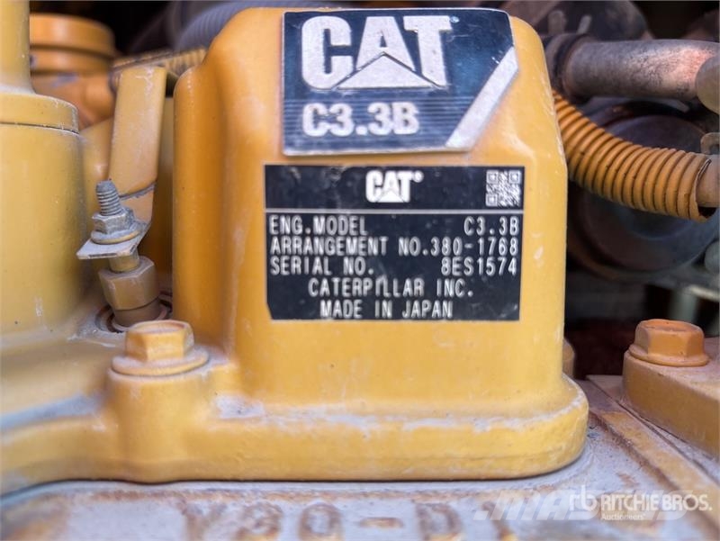 CAT 242D Mini incarcator