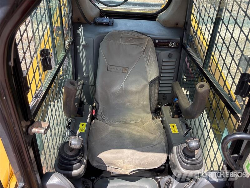 CAT 242D Mini incarcator