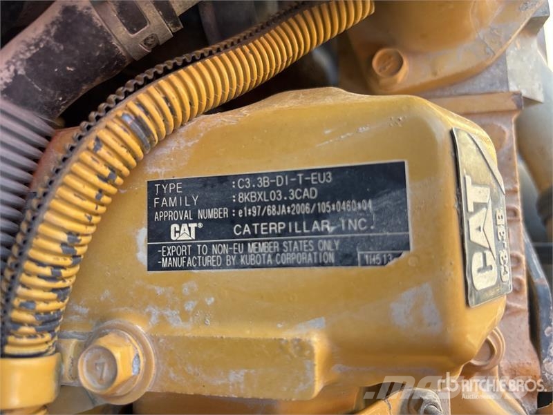 CAT 242D Mini incarcator