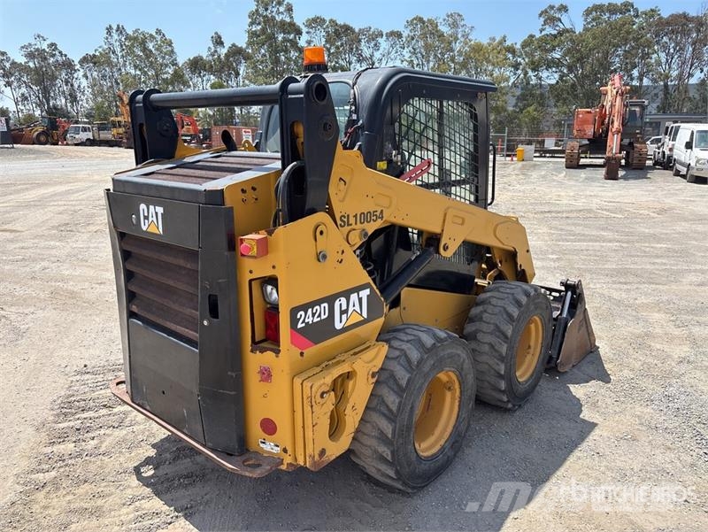 CAT 242D Mini incarcator