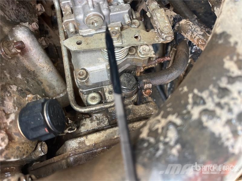 CAT 279C لوادر انزلاقية التوجيه