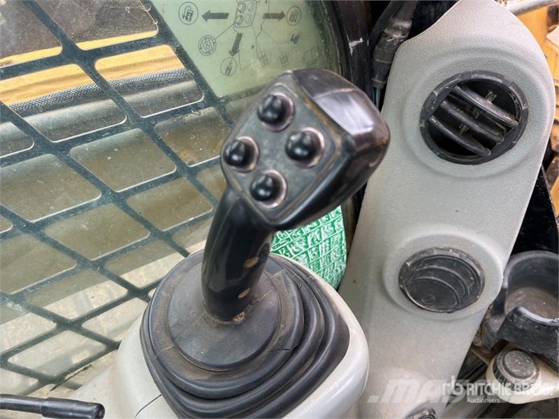 CAT 279C لوادر انزلاقية التوجيه