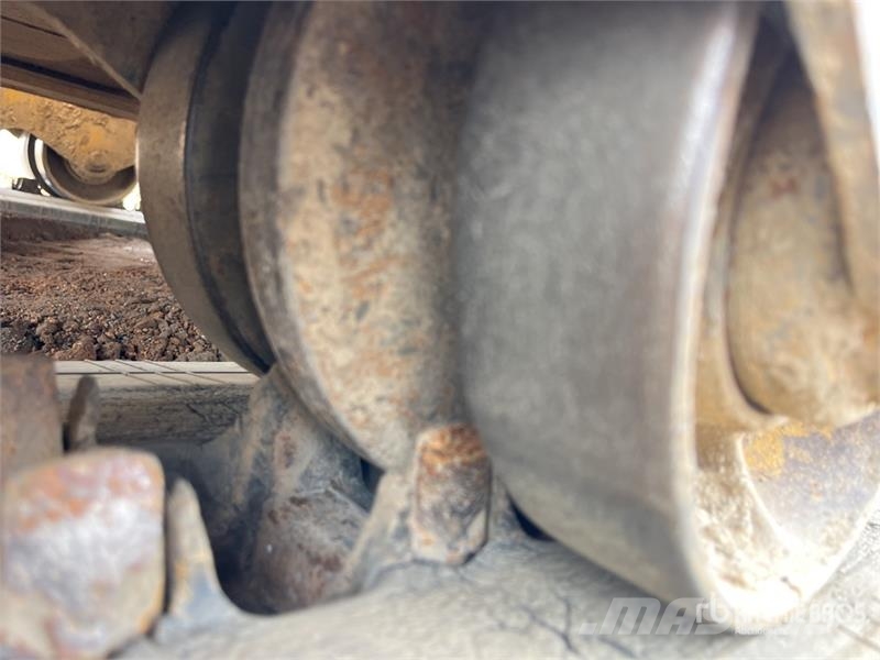 CAT 279C لوادر انزلاقية التوجيه