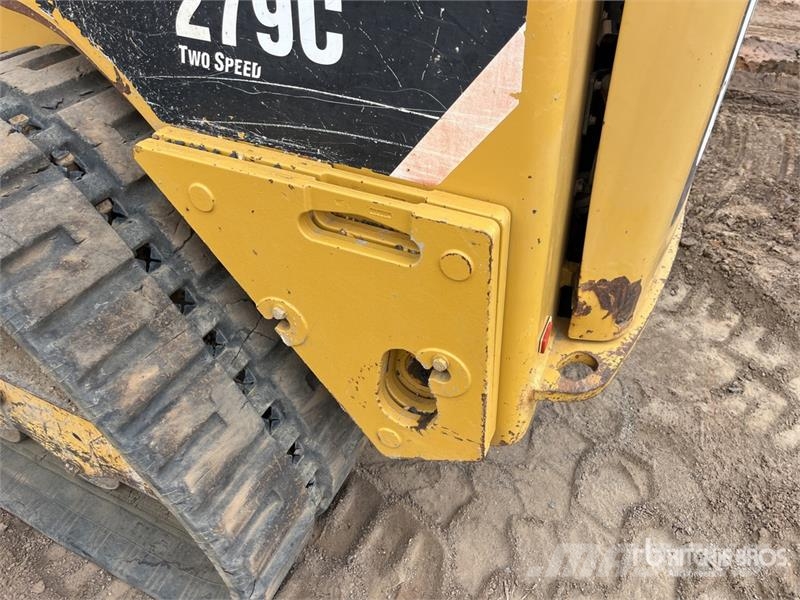 CAT 279C لوادر انزلاقية التوجيه