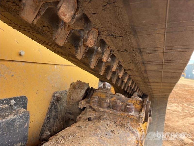 CAT 279C لوادر انزلاقية التوجيه
