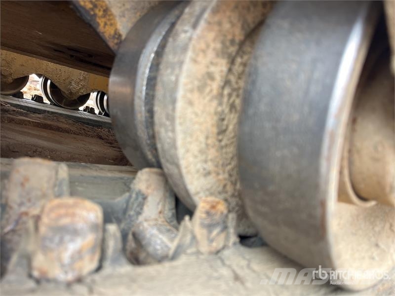 CAT 279C لوادر انزلاقية التوجيه