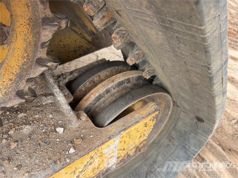 CAT 279C لوادر انزلاقية التوجيه