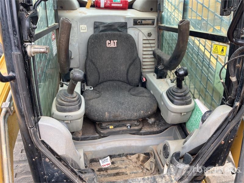 CAT 279C لوادر انزلاقية التوجيه