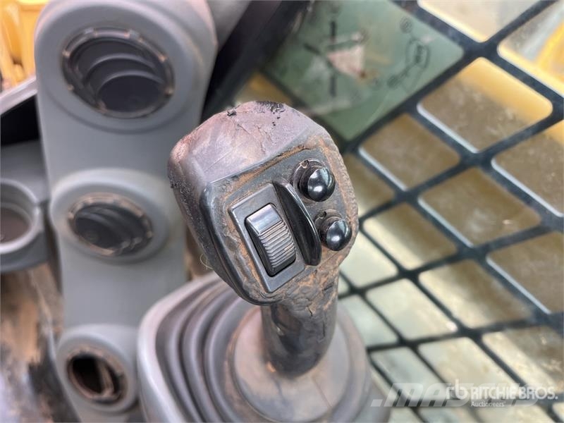 CAT 289D Lietoti riteņu kompaktiekrāvēji