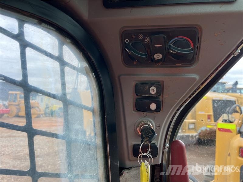 CAT 299D2 Skid steer mini nakladalci
