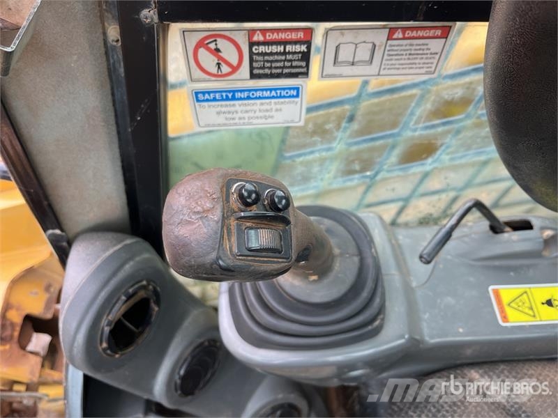 CAT 299D2 Skid steer mini nakladalci