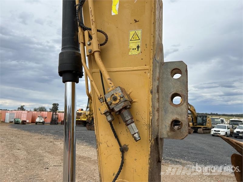 CAT 320D L Bageri gusjeničari