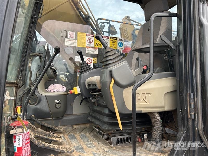 CAT 320D L Bageri gusjeničari