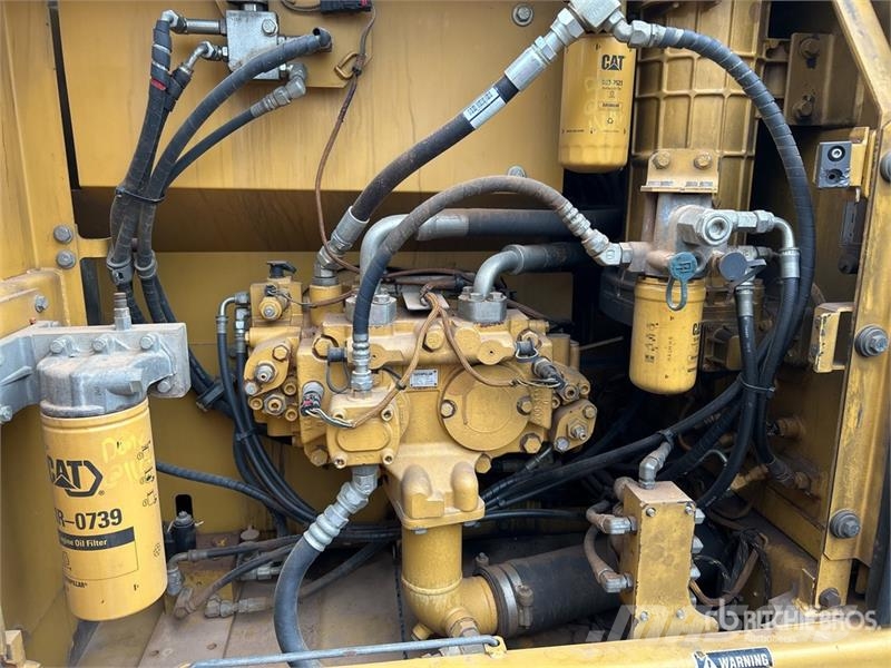 CAT 320D L Bageri gusjeničari