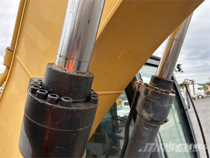 CAT 320D L Bageri gusjeničari