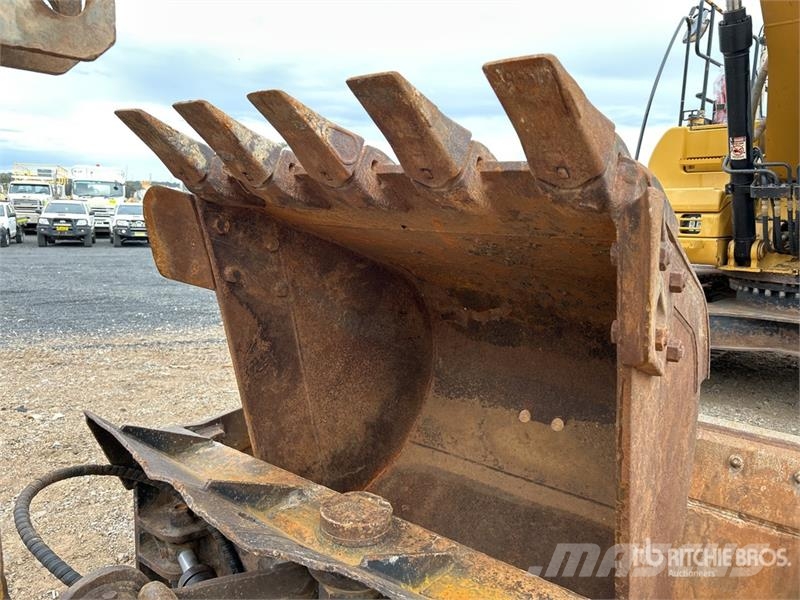 CAT 320D L Bageri gusjeničari