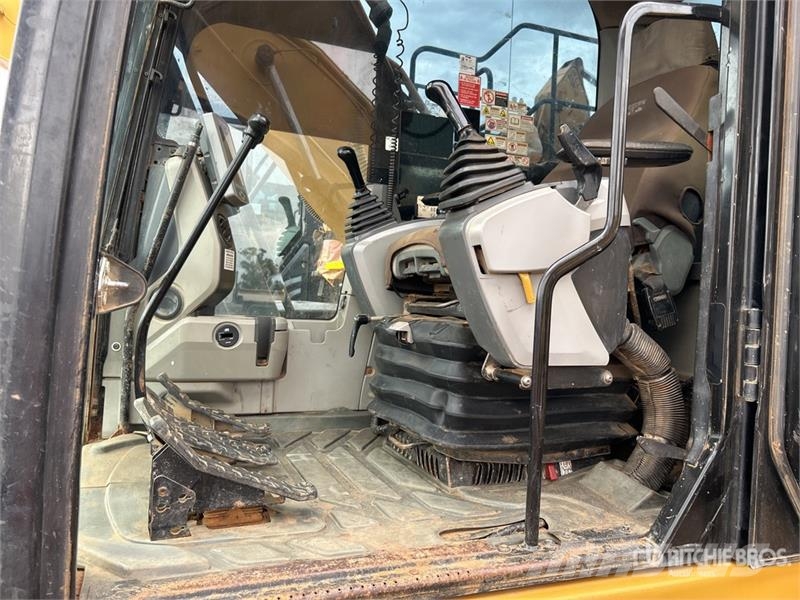 CAT 320E Bageri gusjeničari