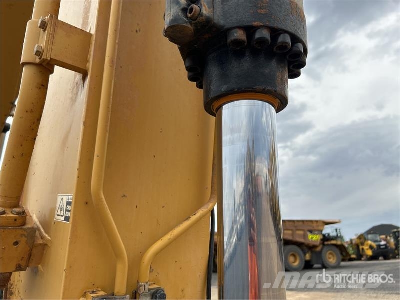 CAT 320E Bageri gusjeničari