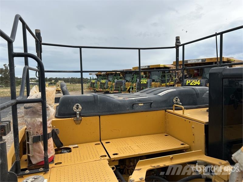 CAT 320E Bageri gusjeničari