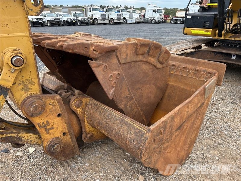 CAT 320E Bageri gusjeničari