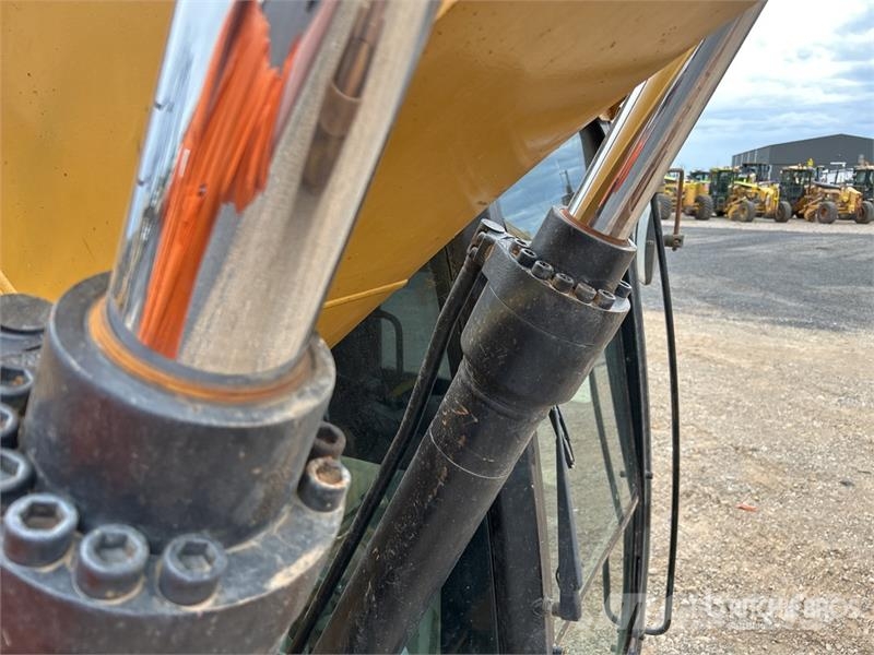 CAT 320E Bageri gusjeničari