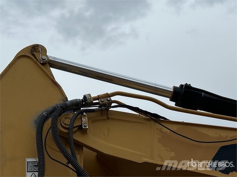 CAT 320E Bageri gusjeničari