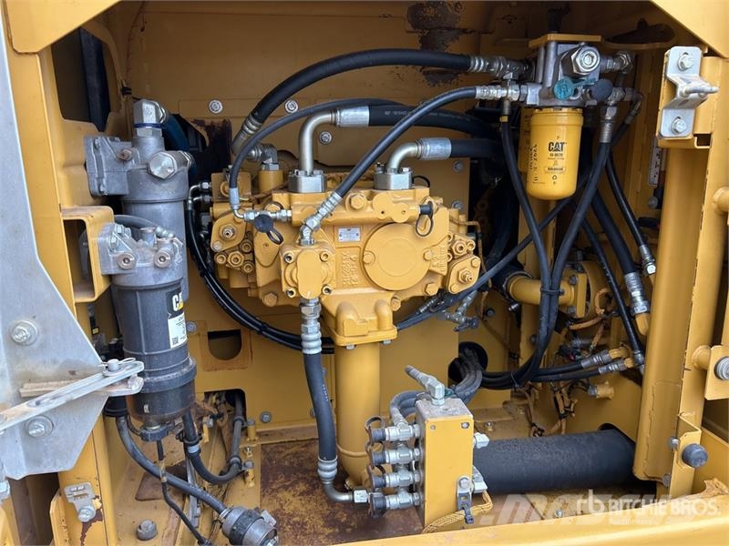 CAT 320E Bageri gusjeničari