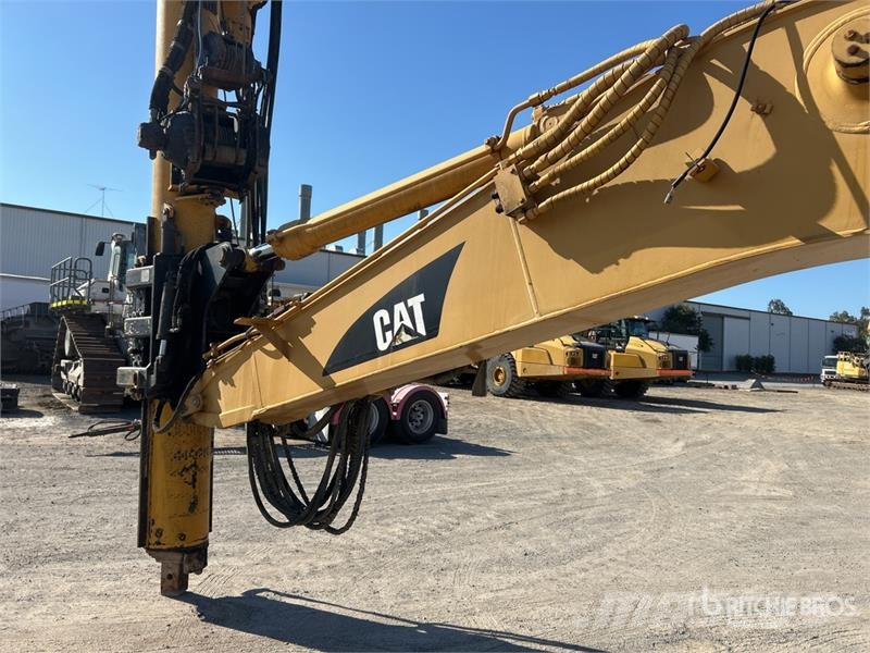 CAT 320L Crawler excavators