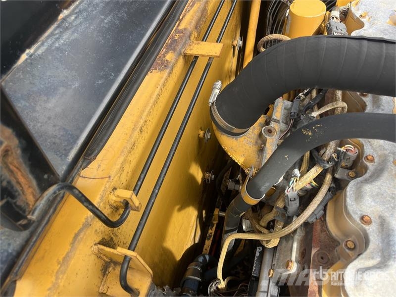 CAT 322C L Tracked Excavator Crawler excavators