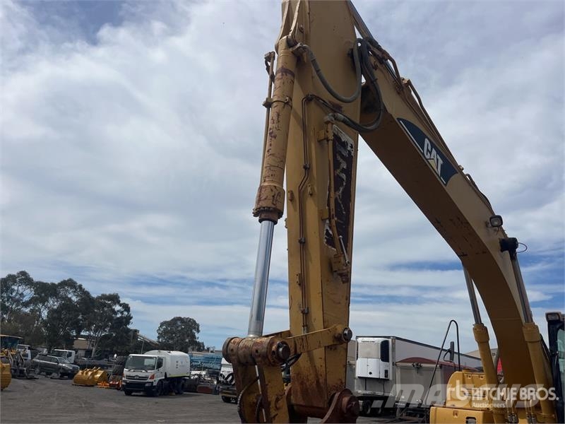 CAT 322C L Tracked Excavator Crawler excavators