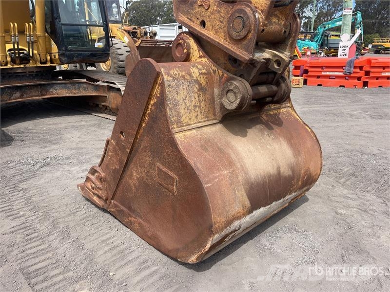 CAT 322C L Tracked Excavator Crawler excavators