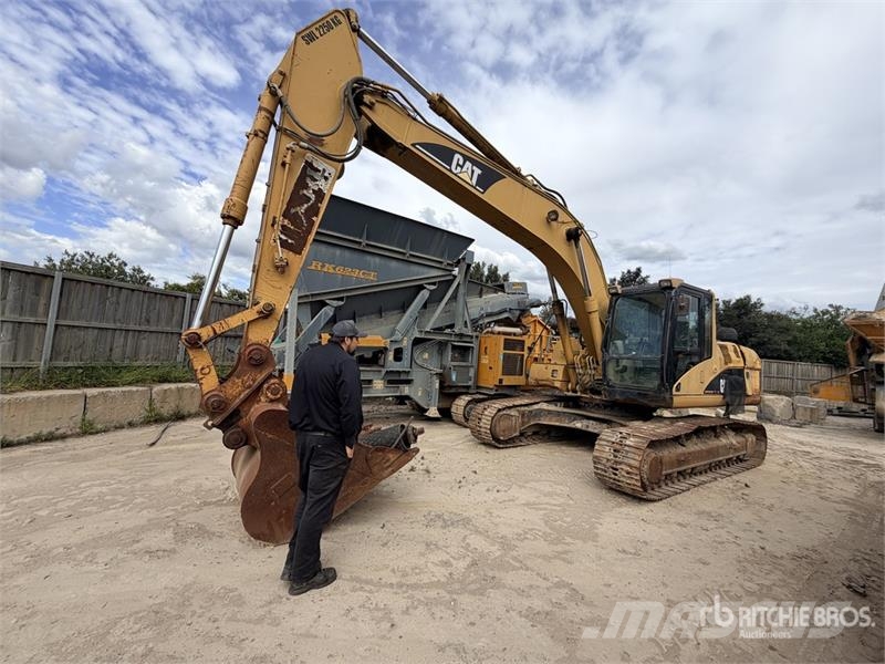 CAT 322C Tracked Excavator Roomikekskavaatorid
