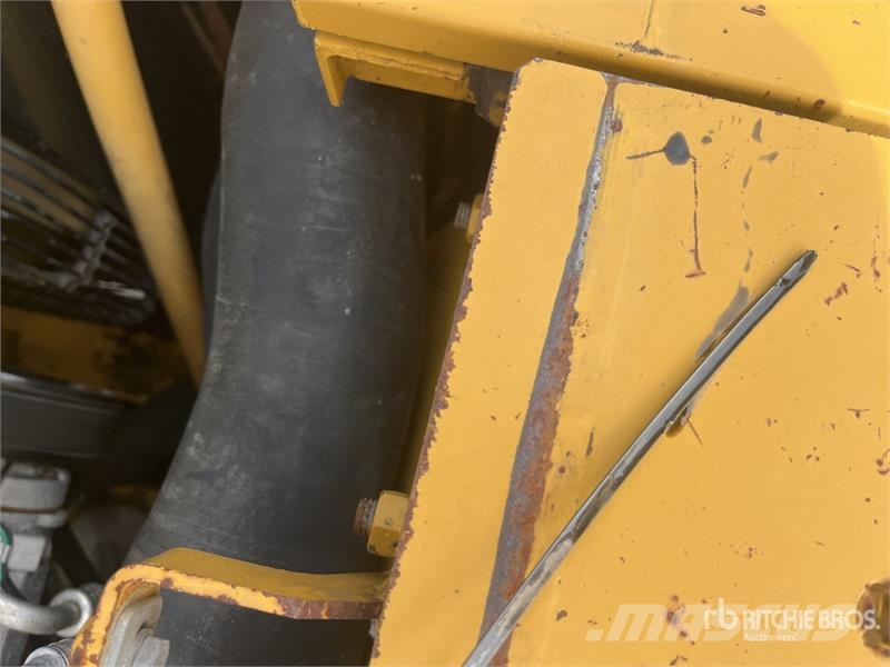CAT 322C Tracked Excavator Telakaivukoneet