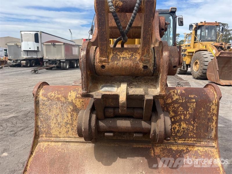 CAT 322C Tracked Excavator Telakaivukoneet