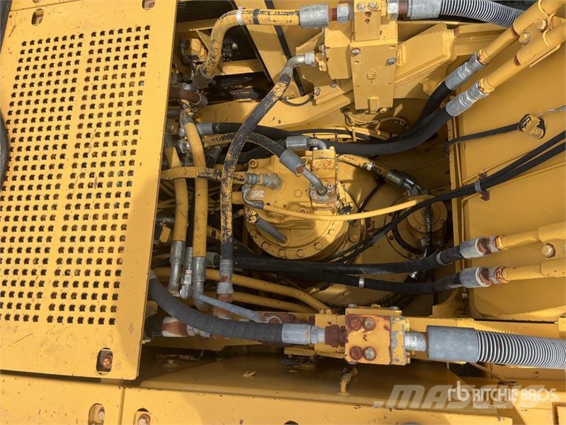 CAT 322C Tracked Excavator Telakaivukoneet