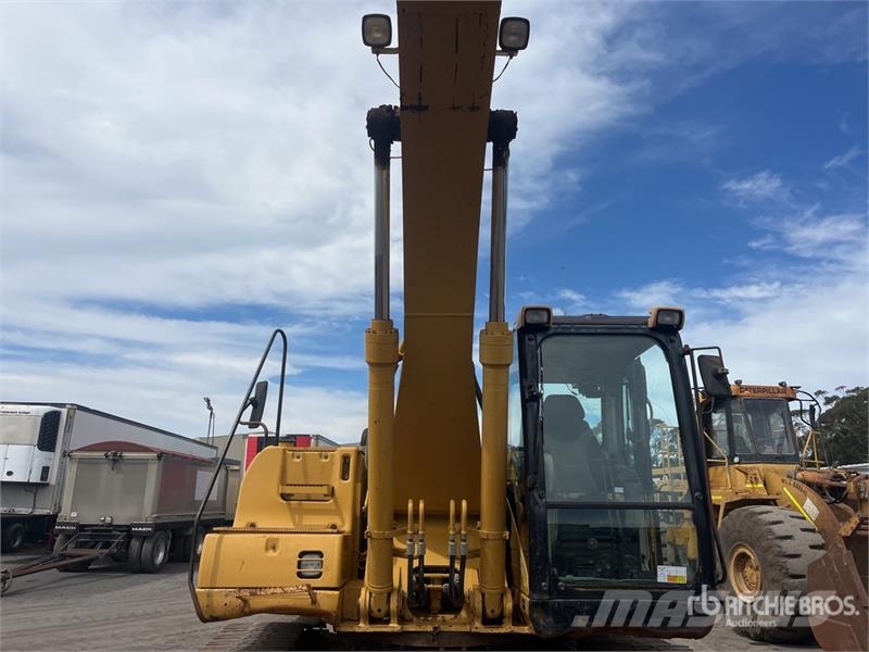 CAT 322C Tracked Excavator Telakaivukoneet
